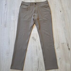 Public Rec Men's Chino Pants Size 32/32